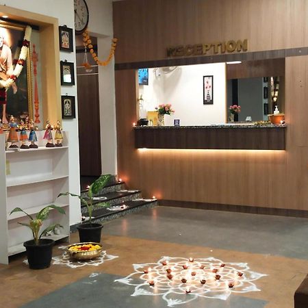 Hotel Rk - Temple Stay Thanjavur Bagian luar foto