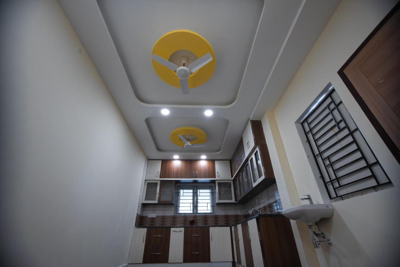 Hotel Rk - Temple Stay Thanjavur Bagian luar foto