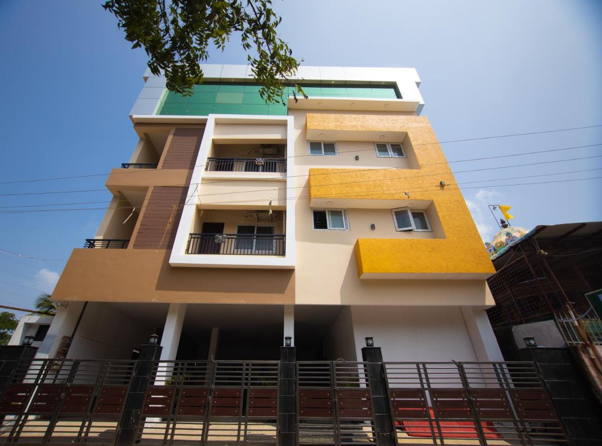 Hotel Rk - Temple Stay Thanjavur Bagian luar foto