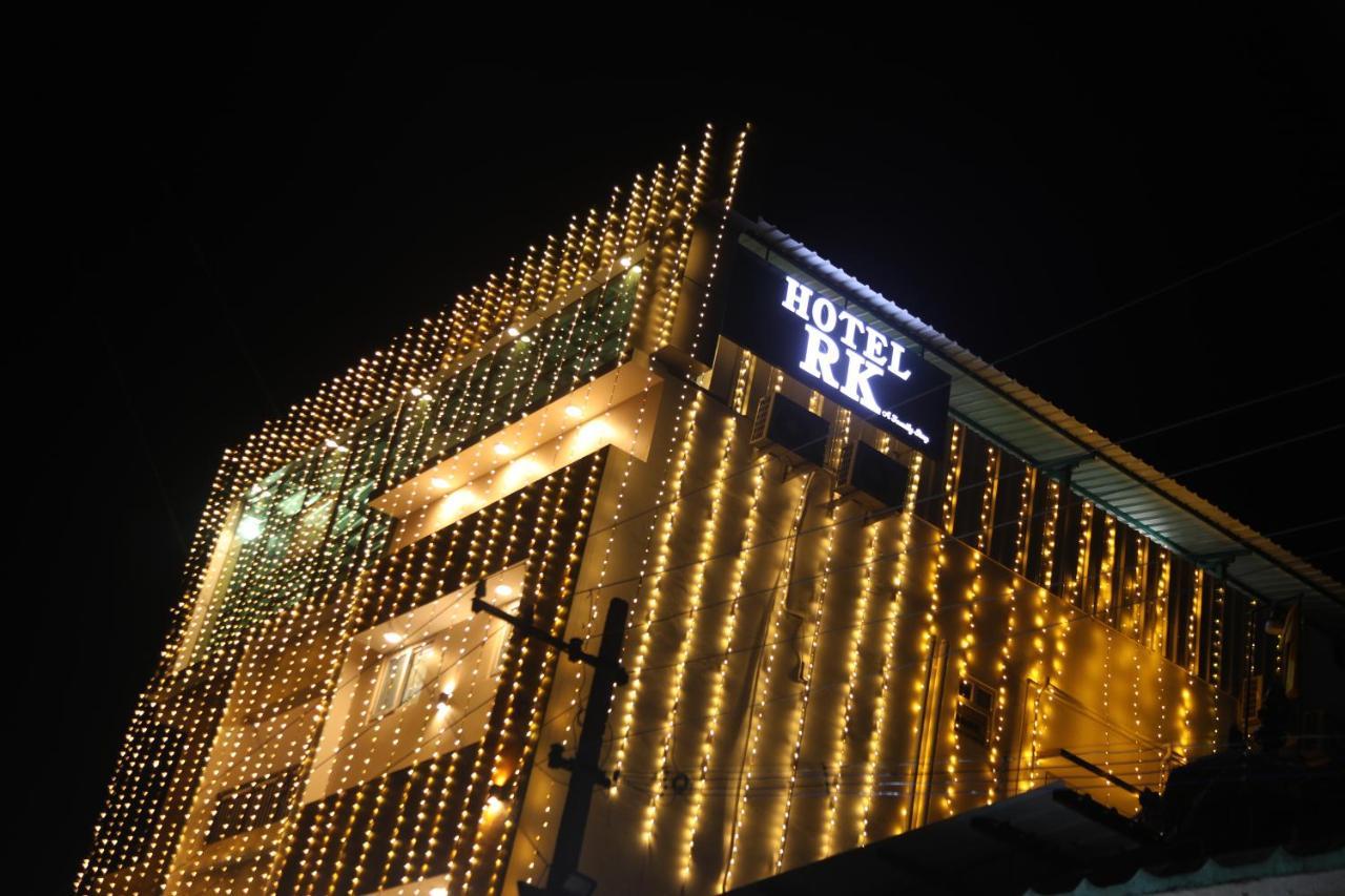 Hotel Rk - Temple Stay Thanjavur Bagian luar foto