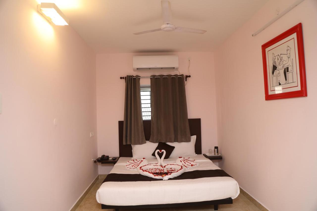 Hotel Rk - Temple Stay Thanjavur Bagian luar foto