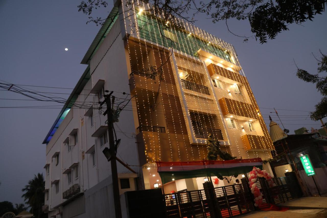 Hotel Rk - Temple Stay Thanjavur Bagian luar foto