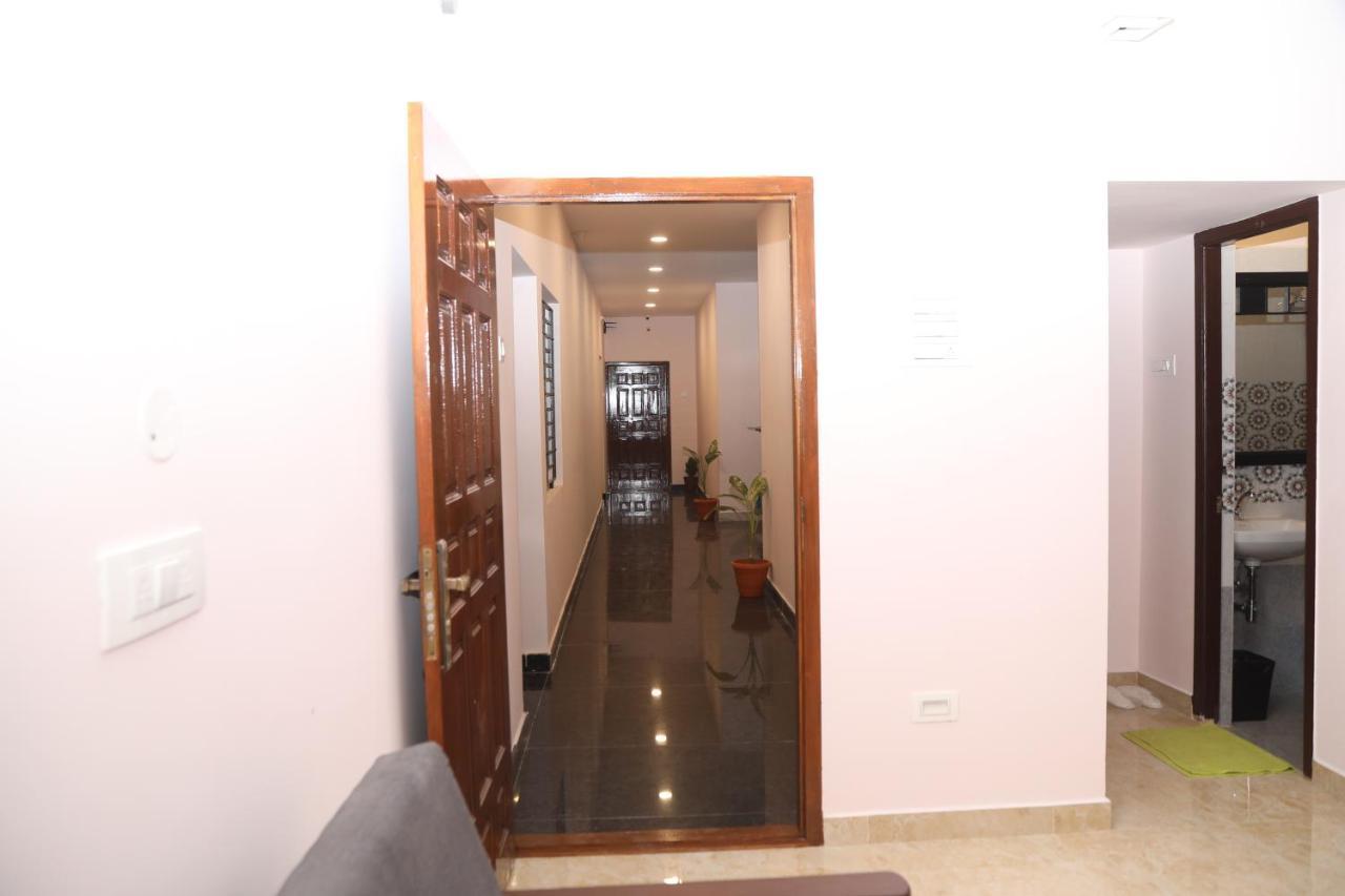 Hotel Rk - Temple Stay Thanjavur Bagian luar foto