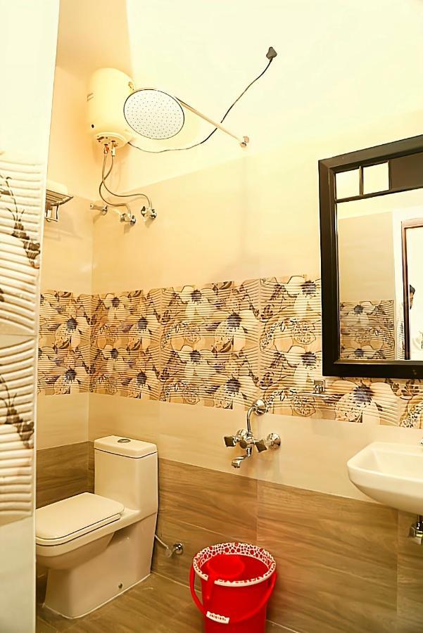 Hotel Rk - Temple Stay Thanjavur Bagian luar foto