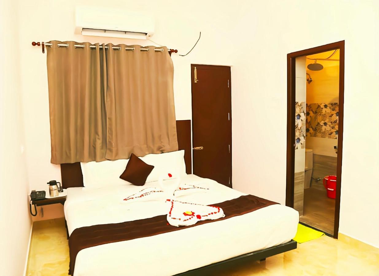 Hotel Rk - Temple Stay Thanjavur Bagian luar foto