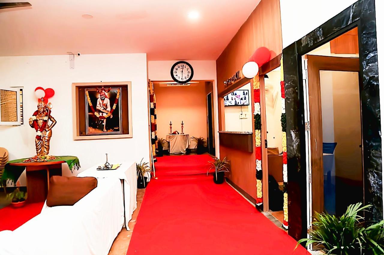 Hotel Rk - Temple Stay Thanjavur Bagian luar foto